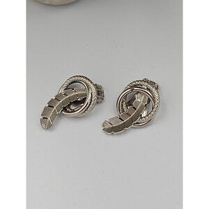 Vintage Silver Tone Textured‎ Curved Leaf Feather Clip On Earrings